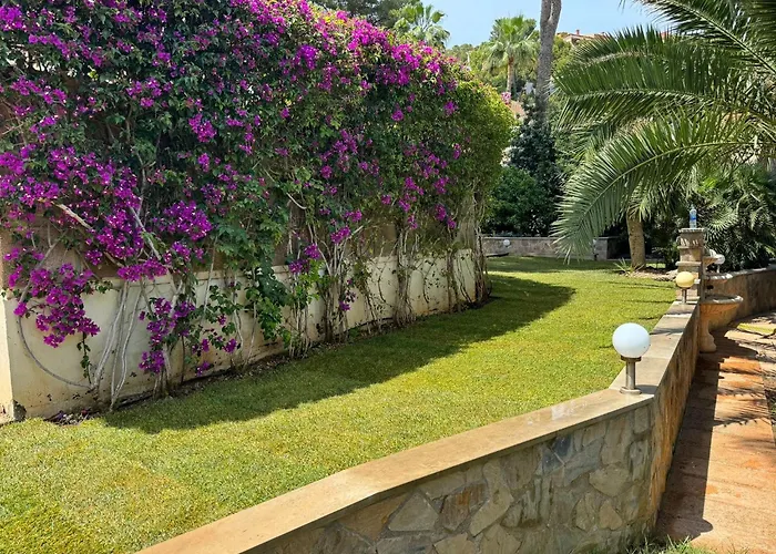 Exklusive Villa In Paguera Fuer Bis Zu 8 Personen, Mit Meerblick Und Pool