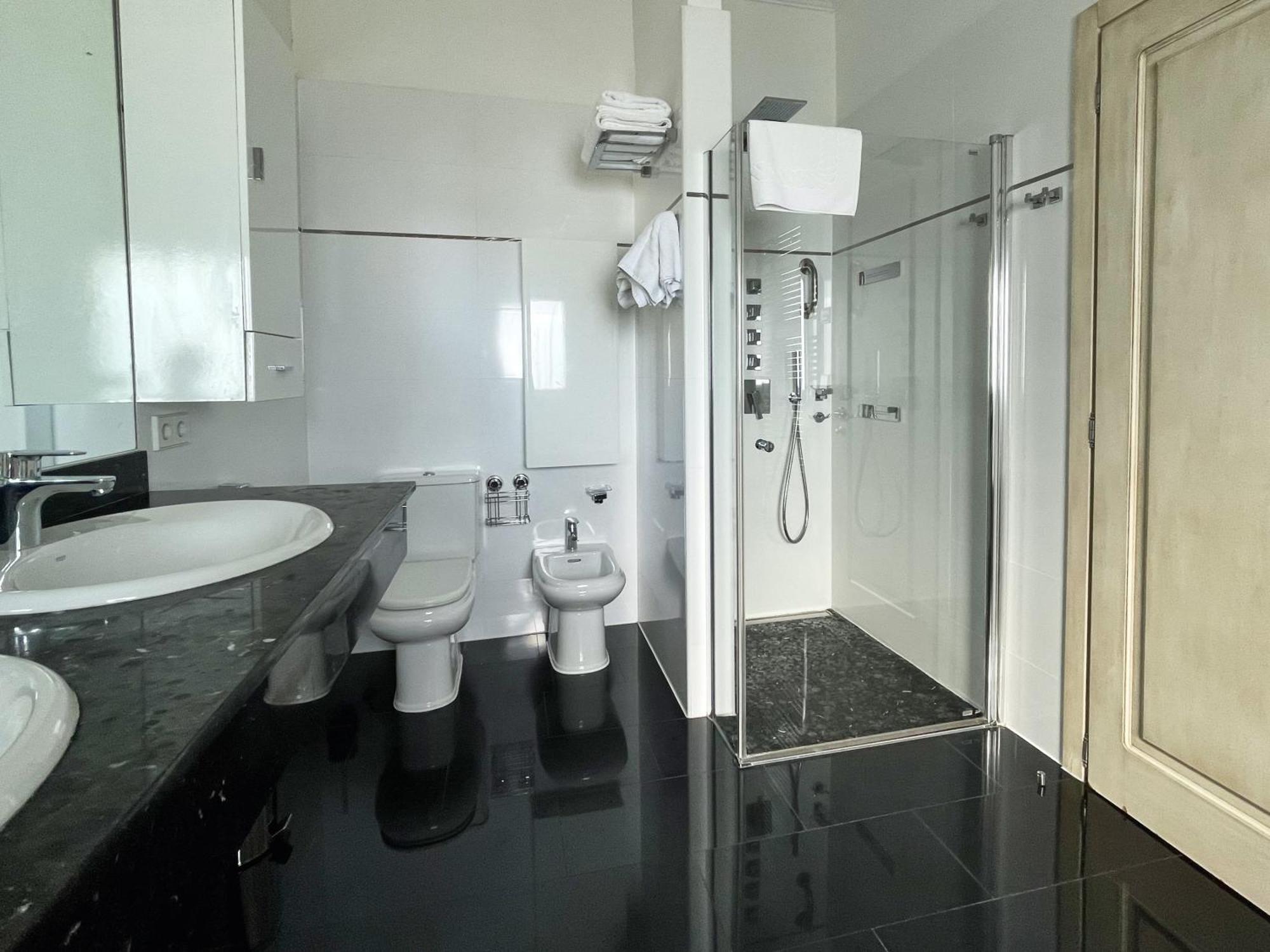 Exklusive In Paguera Fuer Bis Zu 8 Personen, Mit Meerblick Und Pool Villa *