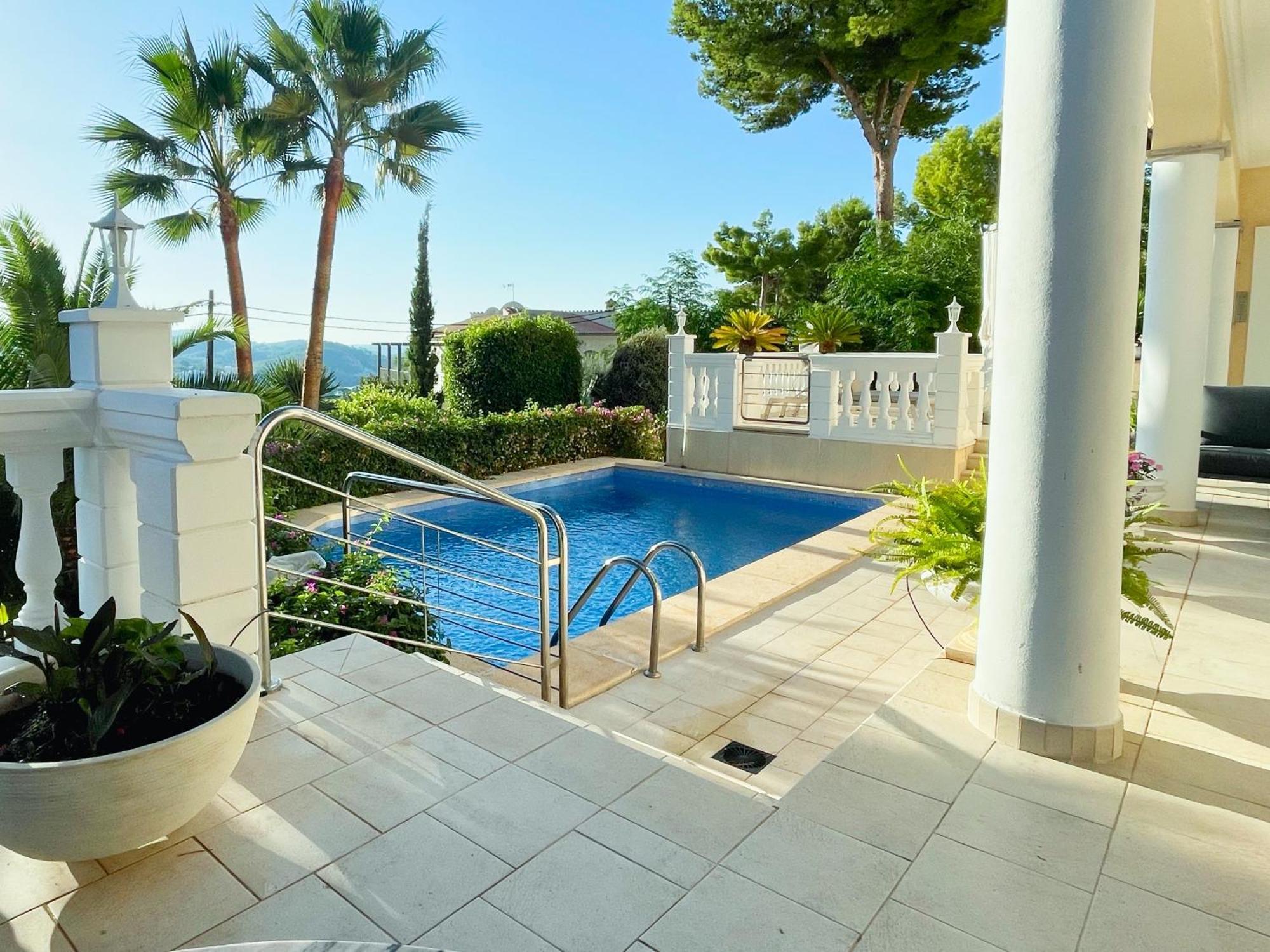 Villa Exklusive In Paguera Fuer Bis Zu 8 Personen, Mit Meerblick Und Pool *