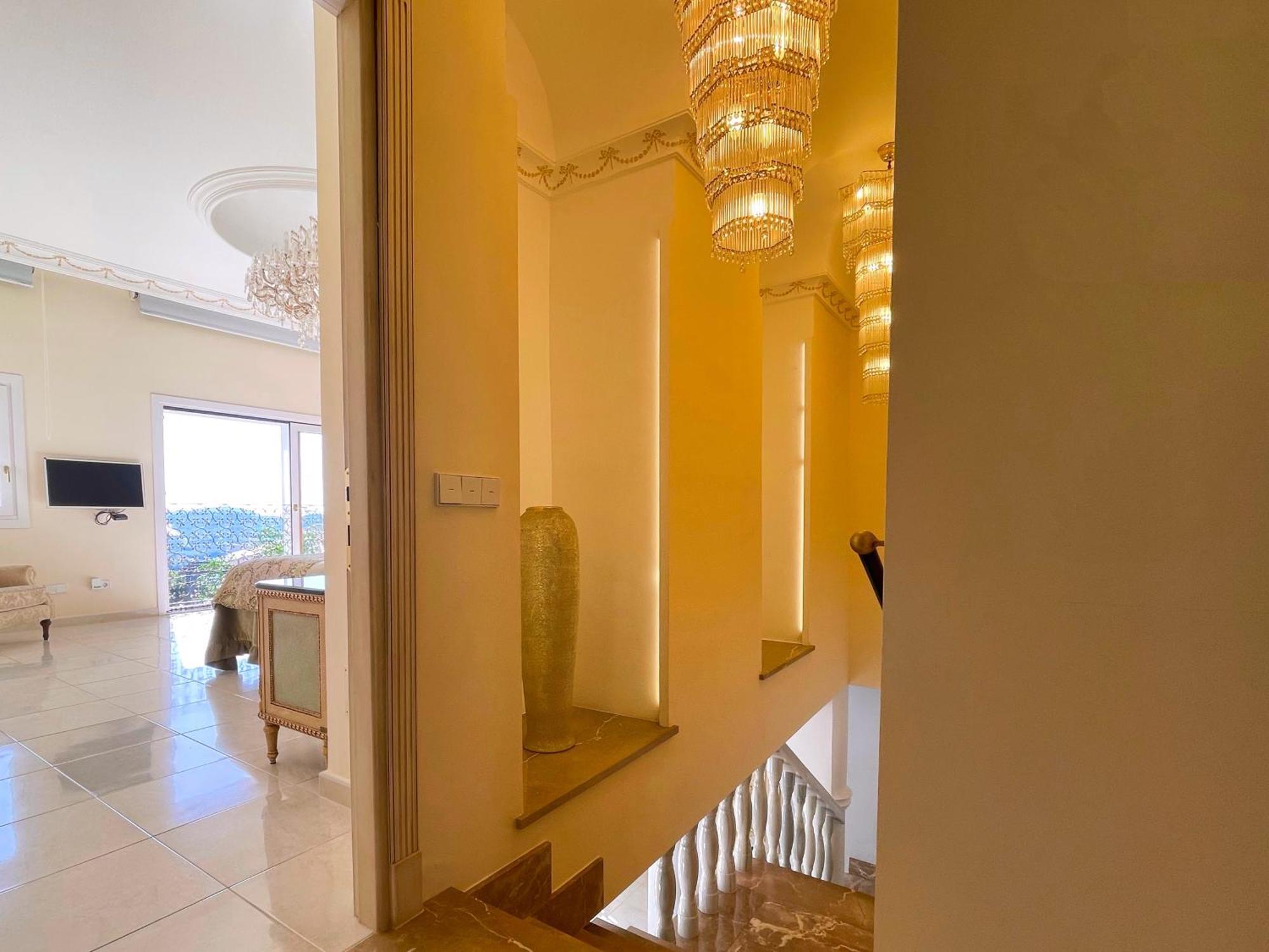 Villa Exklusive In Paguera Fuer Bis Zu 8 Personen, Mit Meerblick Und Pool *