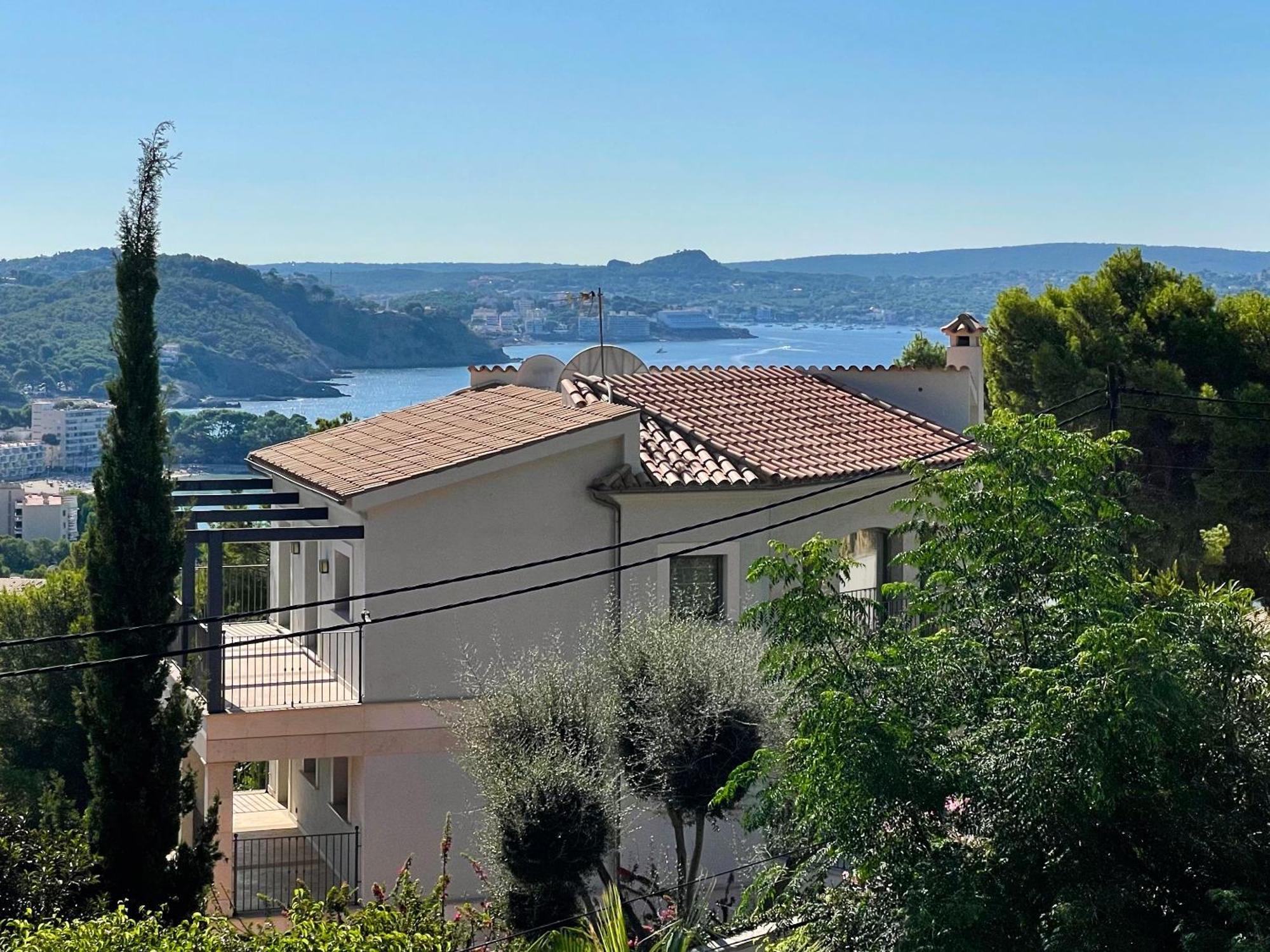 Villa Exklusive In Paguera Fuer Bis Zu 8 Personen, Mit Meerblick Und Pool Peguera